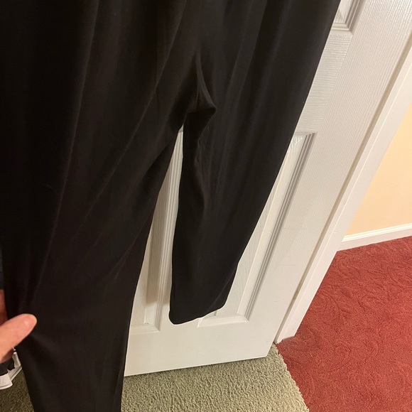 NWT black Sleeveless Stunning Jumpsuit, size 14, side pockets, keyhole closure - Picture 12 of 14